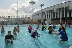LEBIH BANYAK TEMPAT UNTUK BERSUKAN: Orang ramai boleh menjangkakan lebih banyak kemudan seperti pusat sukan, padang permainan dan sebagainya di kawasan perumahan mereka pada masa akan datang.