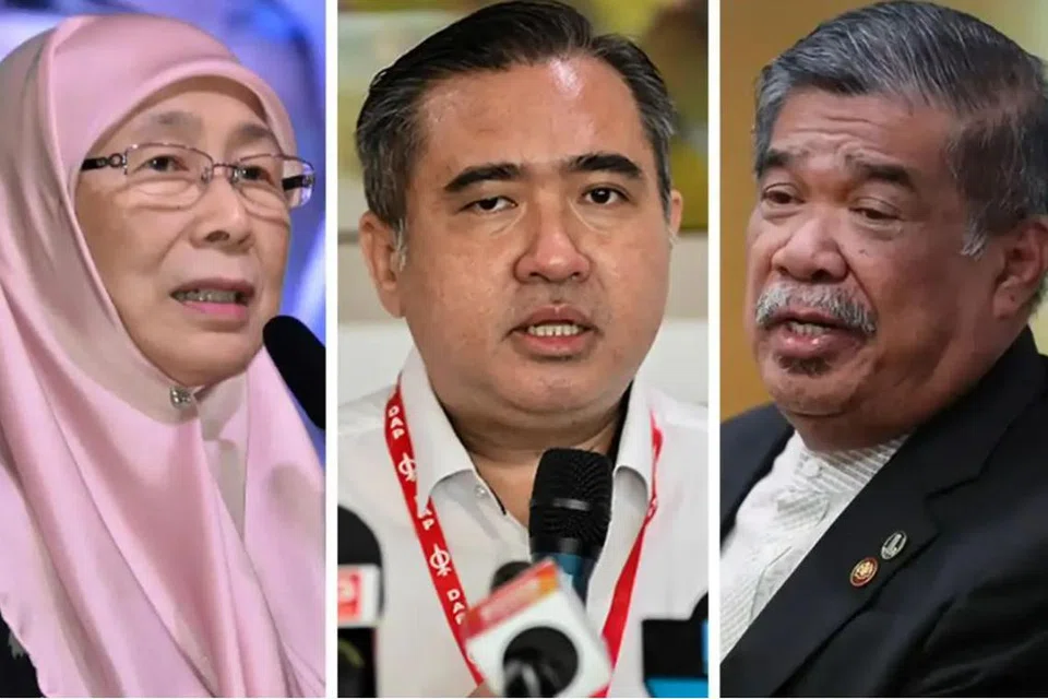 (Dari kiri) Timbalan perdana menteri ketika itu, Datuk Seri Dr Wan Azizah Wan Ismail; menteri pengangkutan, Encik Anthony Loke; dan menteri pertahanan, Datuk Seri Mohamad Sabu, menafikan isu kedaulatan pulau Pedra Branca dibawa ke mesyuarat Kabinet pada 2018.