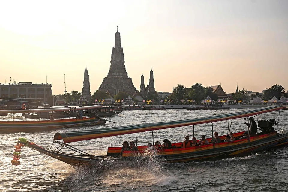 Pengurangan tempoh bebas visa itu adalah sebahagian daripada usaha Thailand untuk mencegah penyalahgunaan kemudahan tersebut oleh pelancong yang terlibat dalam kegiatan perniagaan haram.