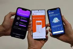 KEMUDAHAN PERBANKAN: Bank digital di sini dijangka terus berkembang pada 2024. Antara lain, ia memberi ganjaran kepada pelanggan yang berbelanja dan turut menawarkan produk yang sesuai dengan gaya hidup pelanggan. 