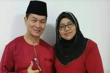 Bapa Aisyah Aziz, Encik Aziz Sapdan (kiri), dan ibunya, Cik Siti Hafizah Basharahil, dianggap dua orang yang banyak bersabar tetapi tidak putus berdoa dalam melihat anak-anak mengecapi kebahagiaan.