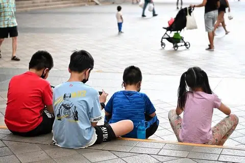 Sedang Singapura mengambil langkah penting untuk mengehadkan ‘masa skrin’, terutama dalam kalangan golongan lebih muda, apakah yang sedang anda lakukan untuk berbuat demikian?