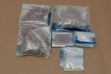 RAMPASAN DADAH: Heroin dan Ice yang dirampas daripada suspek di kawasan sekitar Eunos Crescent dalam operasi CNB pada 7 November.