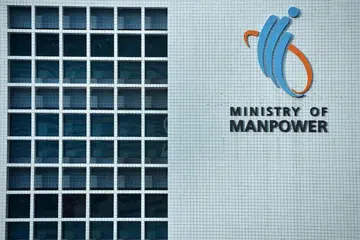 LANGGAR PERATURAN: MOM berkata, dalam kesemua kes, pengendali dan majikan diminta membetulkan kesalahan yang dilakukan dengan serta-merta. 