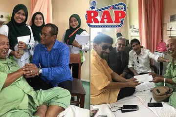 ZIARAH SAMBIL HULUR BANTUAN: Presiden Yayasan Kebajikan Artis Malaysia (YKAT), Datuk DJ Dave (tiga dari kiri) tampil menghulurkan bantuan kepada Zaibo (kanan). Bersama mereka ialah dua anggota Pemegang Amanah YKAT, Datuk A Rahman Hassan (kiri) dan Colin Lionel Edmonds (dua dari kiri). - Foto HARIAN METRO