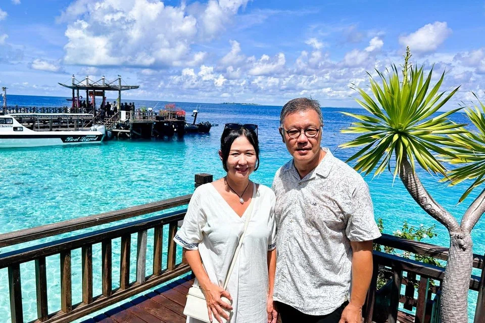Pemilik Mataking Reef Resort, Encik Jeffrey Yee (kanan), bersama isterinya, Cik Sophia Sie, berharap lebih ramai warga Singapura dapat datang berkunjung ke resort milik mereka.