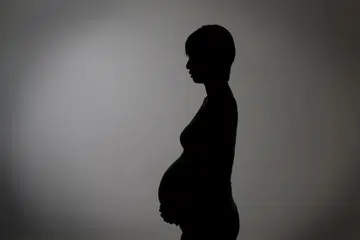 KURANG ADAKAN SEKS: Satu kajian mendedahkan bahawa wanita yang sudah berkahwin dan berusia antara 25 dengan 29 tahun mengadakan seks 3.7 kali sebulan manakala mereka yang berusia antara 30 dengan 34 tahun pula mengadakan seks 2.6 kali sebulan secara purata. 