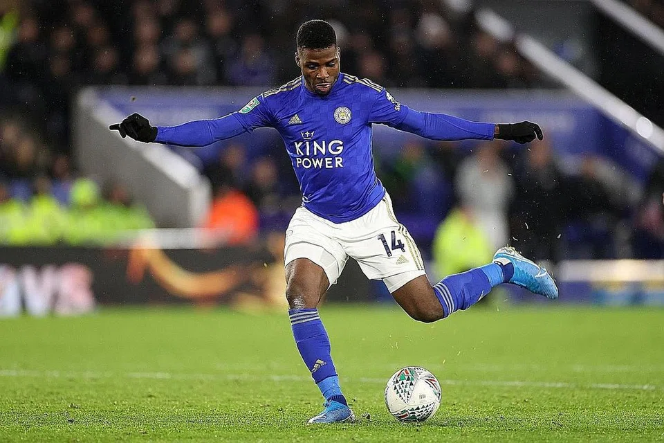 SELAMATKAN PASUKAN: Iheanacho muncul dari bangku simpanan untuk membantu Leicester menyekat Aston Villa 1-1 dalam perlawanan pusingan pertama separuh akhir Piala Carabao kelmarin. - Foto REUTERS