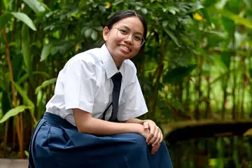 BIJAK PILIH TEMAN: Siti Nur Nabilah Hashim, yang juga pengerusi bagi kumpulan tarian Melayu di Sekolah Menengah Beatty, bercita-cita untuk menjadi pakar pemakanan. 