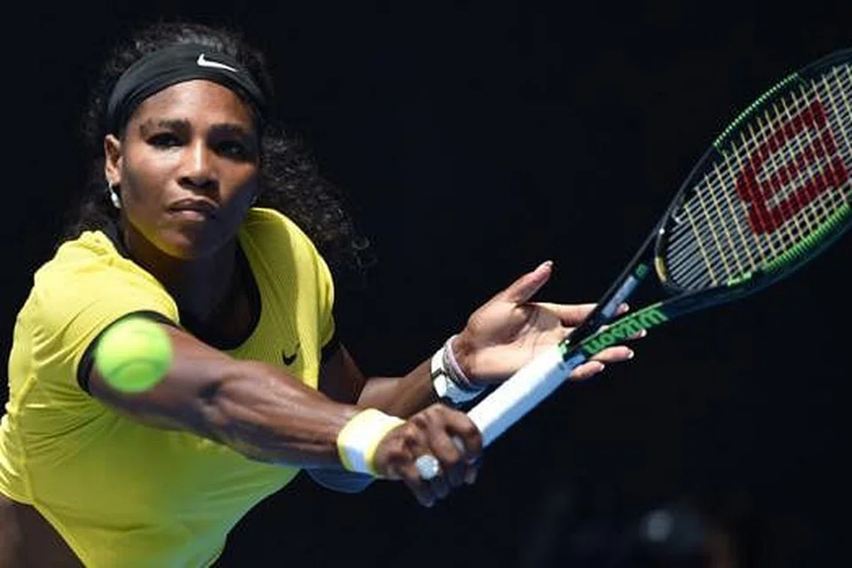 SERENA WILLIAMS: Menewaskan Maria Sharapova dengan mudah bagi melangkah ke separuh akhir Terbuka Australia. - Foto AFP