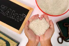 Antara ciri-ciri orang bertakwa adalah membelanjakan rezeki yang dikurniakan oleh Allah swt dengan penuh keikhlasan, membantu mereka yang memerlukan, sama ada dalam kalangan keluarga mahupun orang lain. 