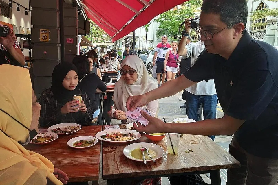 KERJA RAPAT DENGAN MASYARAKAT: IMC akan dapat bekerja rapat dengan pelbagai lapisan masyarakat dan mempelajari cara terbaik untuk menyampaikan mesej memerangi kancah dadah. - Foto fail