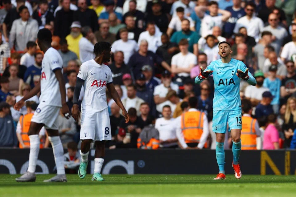 Pemain Tottenham cuba mendorong rakan sepasukan mereka untuk bangkit semula selepas gawang mereka dibolosi buat kali kedua apabila berdepan dengan Liverpool pada 5 Mei. 