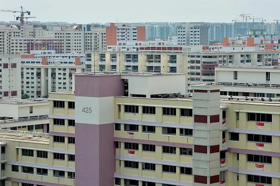 Secara keseluruhan, flat jualan semula yang diperniaga pada Januari dijual $1,000 di bawah nilai pasaran. Gambar fail ST