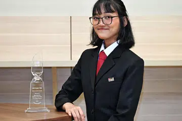 Anugerah Lee Kuan Yew, Cik Ryka Putri Eva Sabrinna Sabtu
