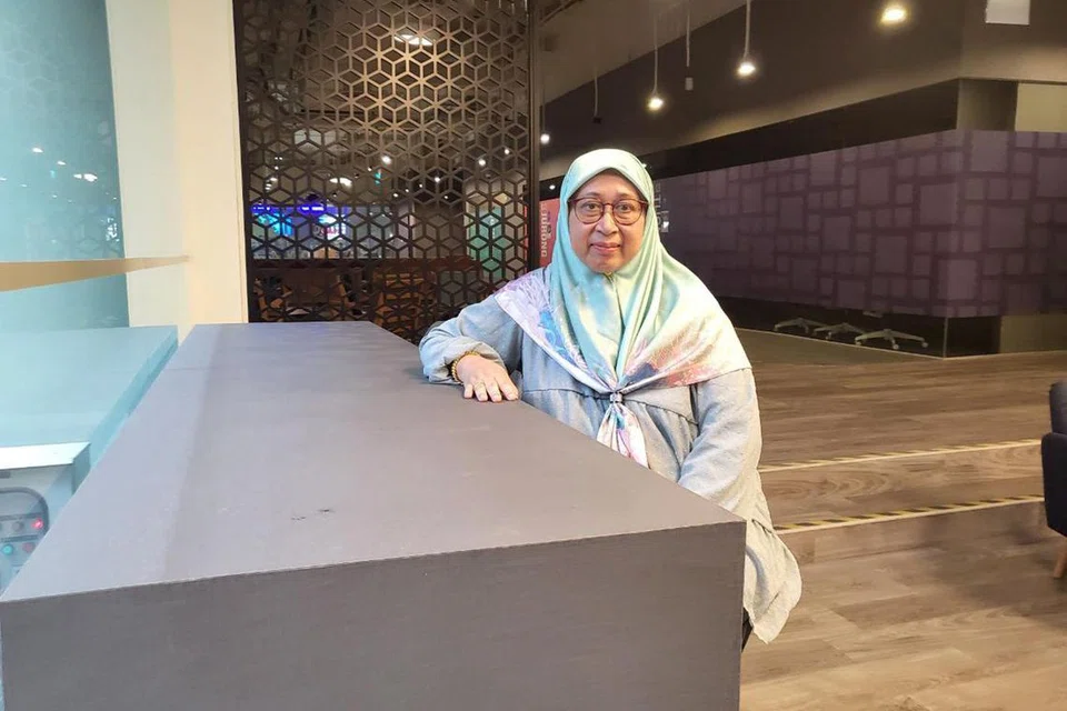 KINI JAGA DUA ANAK TITIPAN: Ibu titipan, Cik Norlia Ali Marican, telah menjaga 10 anak titipan dan dua daripada mereka adalah kanak-kanak keperluan khas.