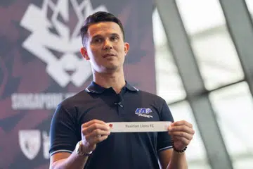Ketua Perancangan (Pejabat Divisyen Teknikal) Persatuan Bola Sepak Singapura, Baihakki Khaizan, mengumumkan keputusan pemilihan pasukan semasa pelancaran Liga Belia Singapura (SYL) baru-baru ini. Liga tersebut akan bermula pada 24 Februari.