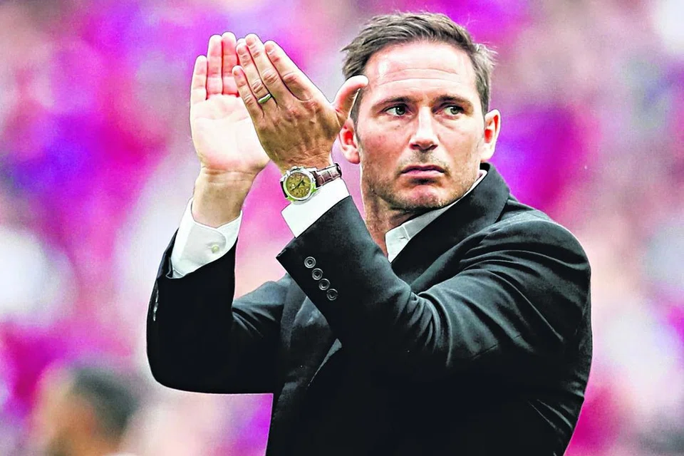 Frank Lampard bermain dengan cemerlang di Chelsea tetapi gagal mengulangi kejayaan itu semasa mengurus kelab tersebut.