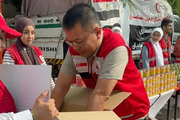 BANTUAN KEMANUSIAAN: Wakil Palang Merah Singapura (SRC), Encik Sahari Ani, dikerah ke Kahirah untuk mengenal pasti keperluan segera dan kritikal di Gaza.