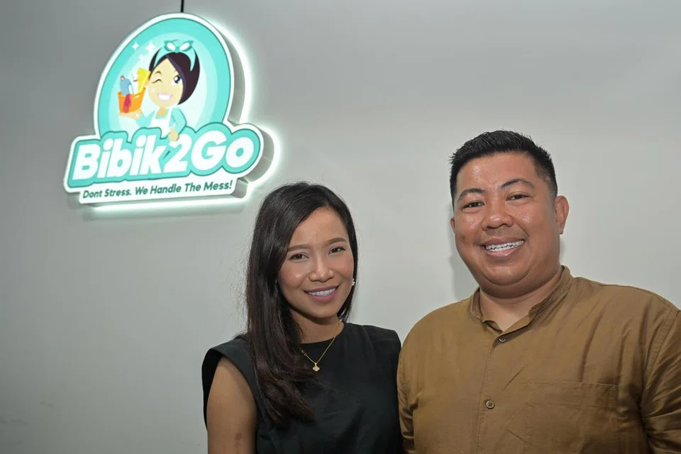 Pelakon dan penyanyi Singapura, Ikah Jamil (kiri) dan suaminya, Aliff Zainal, yang merupakan pengasas perniagaan makanan dan minuman (F&B)  ‘Kream’ dan ‘Frites’, baru sahaja berkecimpung dalam perniagaan agensi pembantu rumah dengan melancarkan ‘BIBIK2GO’.