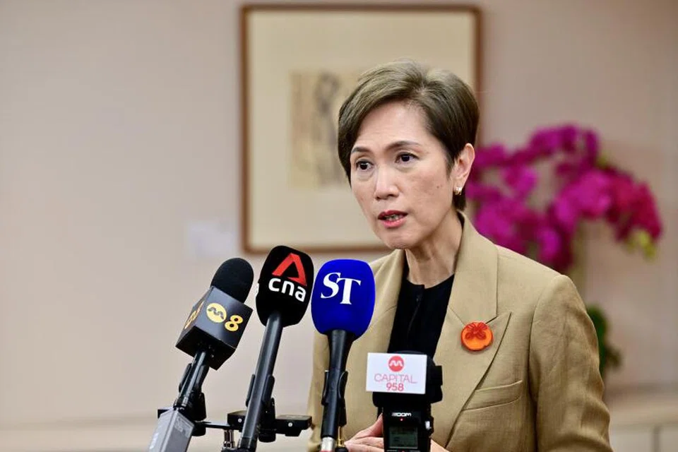 Singapura akan melabur sehingga $100 juta untuk menaik taraf rangkaian jalur lebar negara kepada 10Gbps (gigabit per saat), satu langkah yang membolehkan isi rumah mengakses 10 kali ganda kelajuan rangkaian jalur lebar sedia ada.