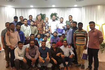 IKHLAS SUMBANG TENAGA: Penghargaan kepada sukarelawan pekerja asing, warga Bangladesh di Masjid Ar-Raudhah. Mereka memberi pelbagai bentuk kerjasama apabila ada projek yang dianjurkan oleh Masjid Ar-Raudhah. - Foto MASJID AR-RAUDHAH