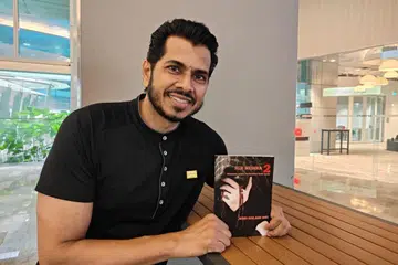 Mohd Ikhlash Abdullah mendapat ilham bagi menghasilkan cerpen-cerpen dalam antologi ‘Nur Medina 2’ daripada laporan Berita Harian dan Berita Minggu, yang dibacanya setiap hari.  
