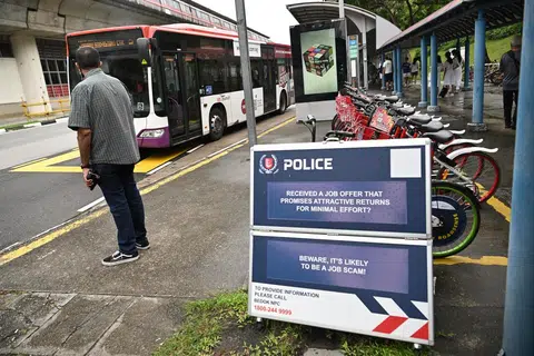 HATI-HATI: Penipuan itu melibatkan mangsa yang mendapat mesej WhatsApp atau telegram daripada seorang individu yang menyamar sebagai pekerja Shopee, meminta mereka untuk “like” barangan yang dipapar pada platform Shopee atau menyertai satu tinjauan Shopee untuk raih sedikit upah.