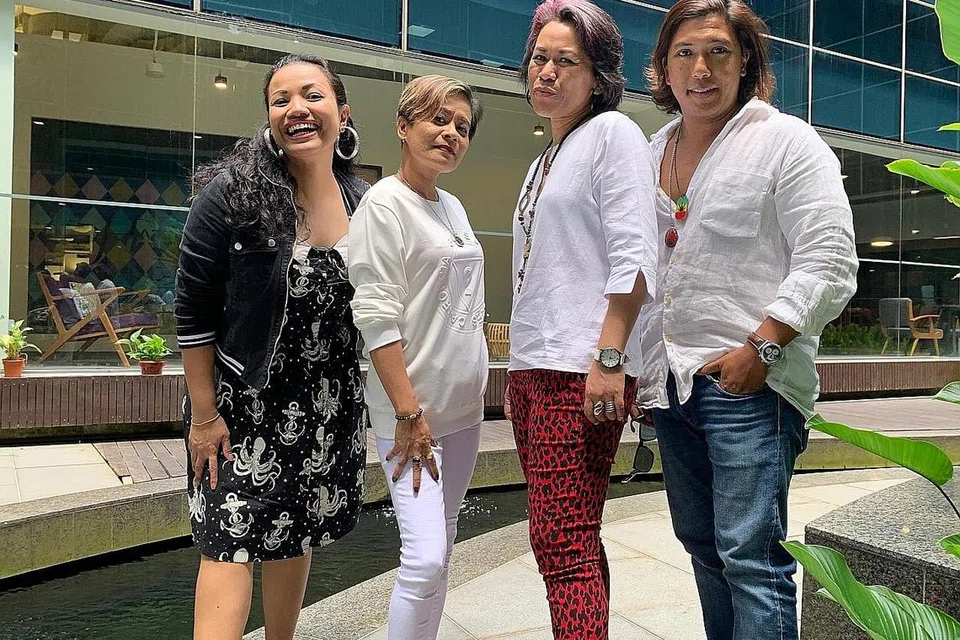 WAKIL SINGAPURA: (Dari kiri) Cik Irniyusnita Ahamad, Cik Haslina Abdul, Cik Hanita Sulaimi dan Encik Muhammad Azrul Aiman Mansor bakal mewakili Singapura dalam pertandingan Golden Memories Asia dari 2 September hingga 17 Oktober ini. - Foto BM oleh ZUBAIDAH EUSOFF