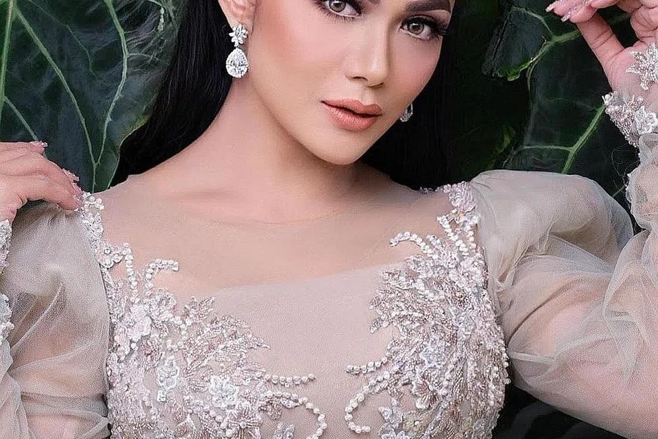 PENTINGKAN AMANAH: Kris Dayanti berasakan kepentingan melaksanakan tanggungjawab sebagai wakil rakyat, anak seni, isteri, ibu dan nenek dengan ikhlas membantunya mengurus masa walau tidak dinafikan ia bukan mudah. - Foto-foto INSTAGRAM KRIS DAYANTI