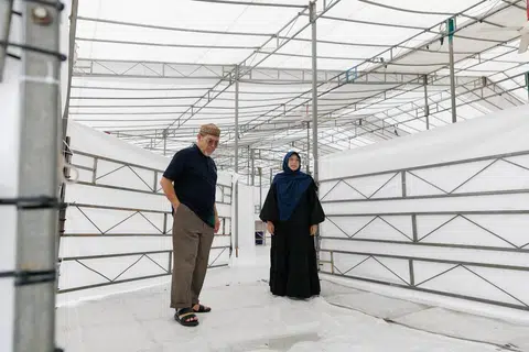Encik Roslan (kiri) dan Ustazah Latifah (kanan) memeriksa kandang dan ruang sembelih haiwan ternakan bersebelahan dengan Masjid Al-Istighfar, ketika ditemui Berita Harian (BH) pada 20 Mei.