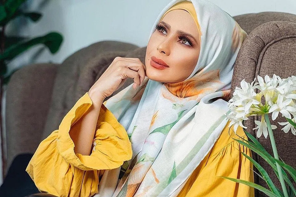 SUNTIK INSPIRASI: Rozita Che Wan yang lebih mesra dengan panggilan Che Ta tidak gentar bakal mencapai usia 50 tahun dalam dua tahun lagi malah bersyukur dapat mewakili wanita seusia dalam terus mengamalkan dan menjaga kecantikan wajah. - Foto INSTAGRAM ROZITA CHE WAN