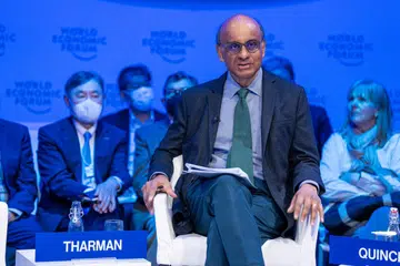 JAWATAN DALAM BADAN ANTARABANGSA: Presiden Tharman Shanmugaratnam memegang pelbagai pelantikan dalam badan-badan antarabangsa, seperti anggota lembaga pemegang amanah Forum Ekonomi Sedunia (WEF), pengerusi lembaga pemegang amanah Kumpulan 30 (G30), sebuah majlis pemimpin ekonomi dan kewangan global bebas, dan pengerusi bersama Suruhanjaya Global mengenai Ekonomi Air.