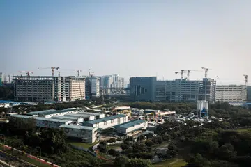 SEDANG GIAT DIBINA: Kampus Institut Teknologi Singapura (SIT) di tapak Daerah Digital Punggol sudah hampir dua pertiga siap dan akan beroperasi menjelang separuh kedua 2024.