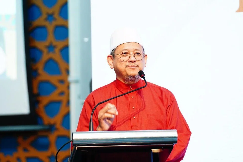 Ustaz Dr Mohamad Fatris Bakaram, Masjid Al-Muttaqin, santunan emas