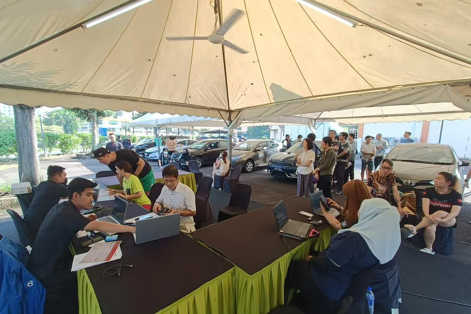 Ramai telah membuat perjalanan seawal 7 pagi ke pusat Permit Masuk Kenderaan (VEP) di Johor Bahru dan Singapura  untuk memasang tag VEP sebelum tarikh akhir pada 1 Oktober 2024. 