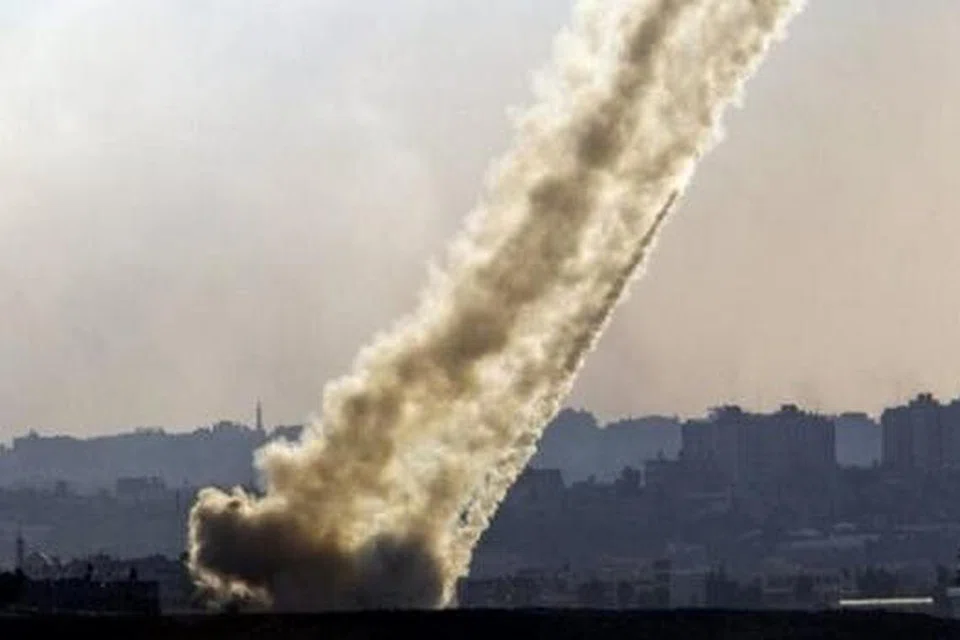 HUJAN ROKET: Kumpulan Hamas dikatakan telah melancarkan ribuan roket ke kawasan Israel dan sebagai serangan balas, Israel melakukan serangan udara ke kawasan Gaza.