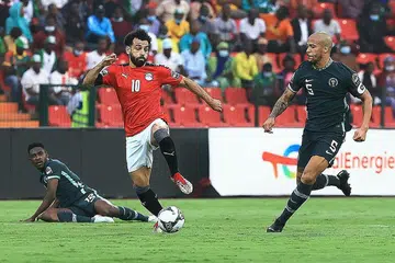 SERAH KEPADA LIVERPOOL: Salah kini hanya tinggal dua tahun daripada kontrak yang ditandatangani bersama Liverpool pada 2018. Beliau mahu kekal di Anfield tetapi berkata perkara itu sekarang dalam tangan pemilik Liverpool, FSG. - Foto-foto fail