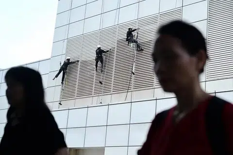 Kes kejadian jatuh dari tempat tinggi adalah antara punca utama kematian di tempat kerja pada 2023.