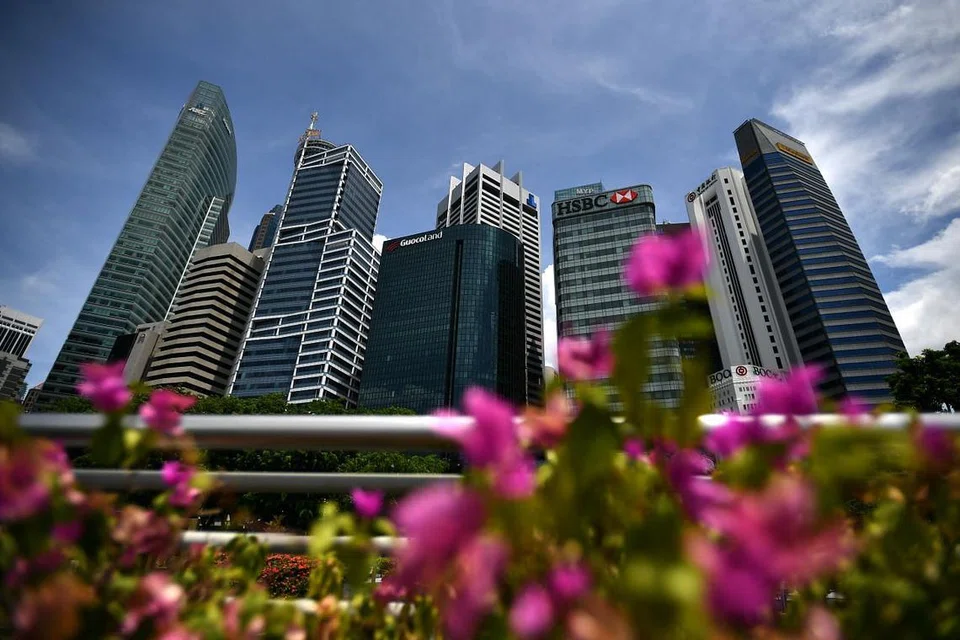 BANGKIT LEBIH KUKUH: Timbalan Perdana Menteri Encik Heng Swee Keat berkata bahawa pihaknya tekad supaya tiada warga dibiarkan menghadapi krisis tanpa sokongan. - FOTO: Fail