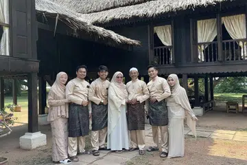 Elee Salmi, Empayar Emas YL