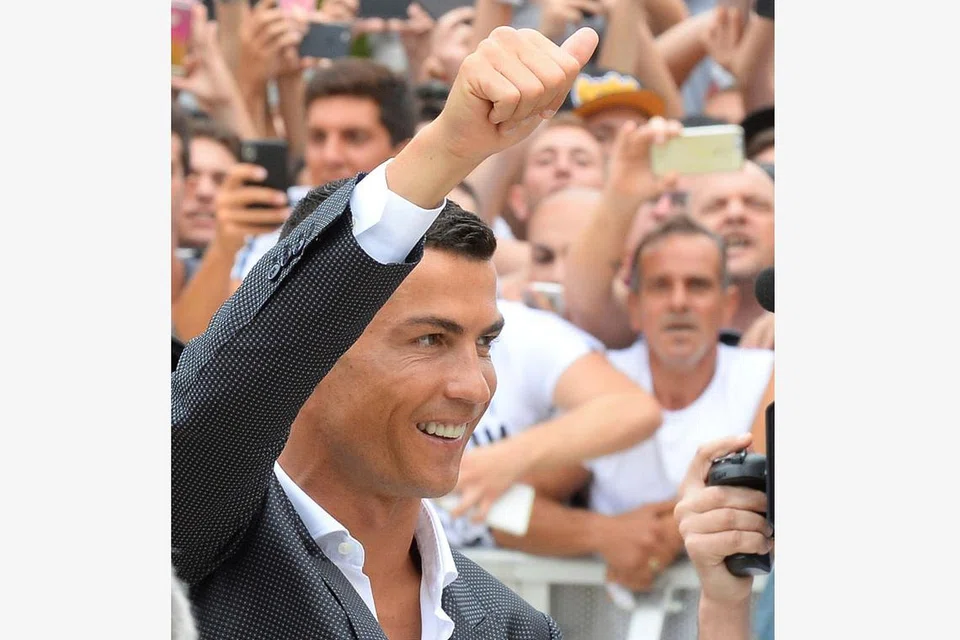 TIDAK SEPERTI PEMAIN LAIN: Ronaldo yang telah menyertai sebuah kelab besar, Juventus, baru-baru ini berkata beliau berbeza dengan para pemain sebayanya yang biasanya berpindah ke China atau Qatar untuk mendapatkan kontrak jutaan dolar. - Foto REUTERS