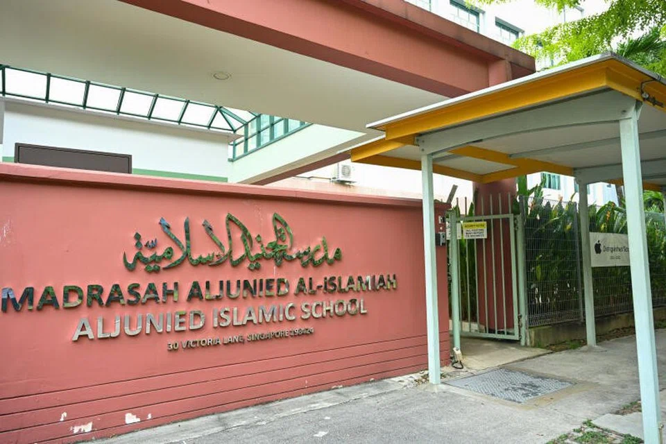 PEMBELAJARAN UNGGUL: Madrasah Aljunied Al-Islamiah terus memperkasa dan menggalakkan pelajarnya mengambil peranan kepimpinan dalam masyarakat setempat. 