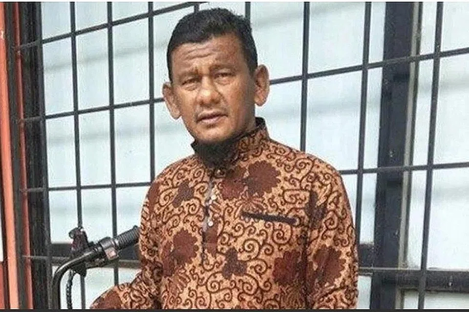 TURUT TERKESAN: Pelakon komedi, Ebby Yus, akui terkesan dengan Perintah Kawalan Pergerakan (PKP) apabila sembilan projek kerja seninya terpaksa ditunda. - Foto HARIAN METRO