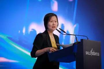 Menteri Negara (Pendidikan merangkap Tenaga Manusia), Cik Gan Siow Huang, melancarkan Portal Pekerjaan dan Kemahiran baru bagi membantu pencari kerja mencari jenis kemahiran dan peralatan yang sesuai dan diperlukan oleh pekerjaan atau industri yang mereka minati.