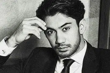LARIS: Reza Rahadian merupakan pelakon lelaki yang paling laris di Indonesia kerana kemampuannya membawa watak berat, selain penampilanya yang memang gagah dan menarik. - Foto INTERNET