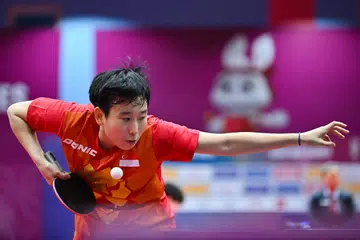 Pemain tenis meja Singapura, Zhou Jingyi (gambar), akan menentang pemain ranking ke-10 dunia, Bernadette Szocs dari Romania, dalam pusingan 64 pemain perseorangan wanita.