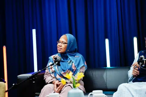 Menurut Cik Ju’airah, antara perkara yang dipelajari menerusi program tersebut termasuk teknik regangan badan yang betul, latihan menggunakan dumbel ringan serta senaman menguatkan bahagian kaki, tangan dan bahu.