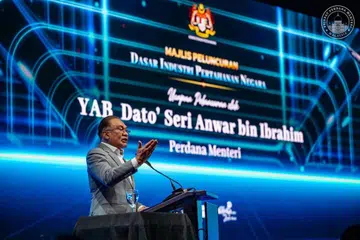 Anwar, sekolah. Bahasa Melayu, Sejarah
