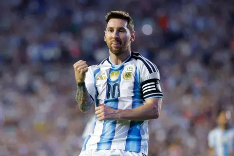 Bintang Argentina, Lionel Messi, turun dengan misi berat untuk mempertahankan kejuaraan, sekali gus melengkapkan legasi gemilangnya di pentas dunia.